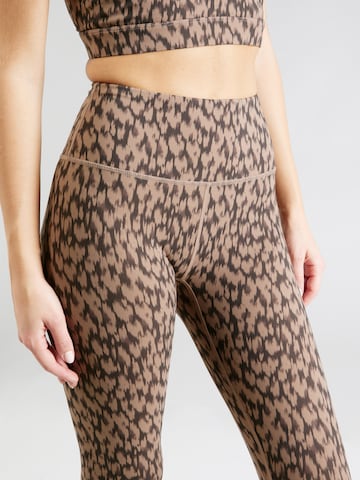 Skinny Pantaloni sportivi di Varley in marrone