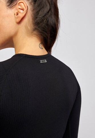 SNOCKS Performance shirt in Black