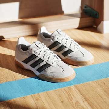 ADIDAS PERFORMANCE - Sapatilha de desporto 'Spezialist' em branco