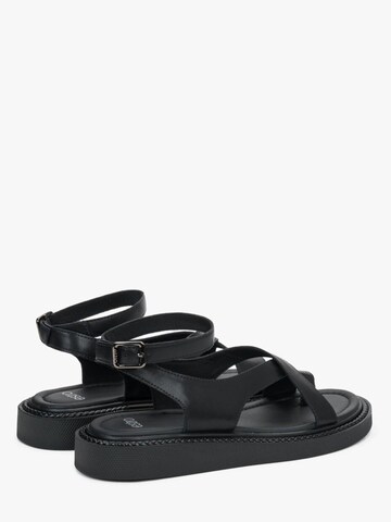 Estro Sandals '22-21' in Black