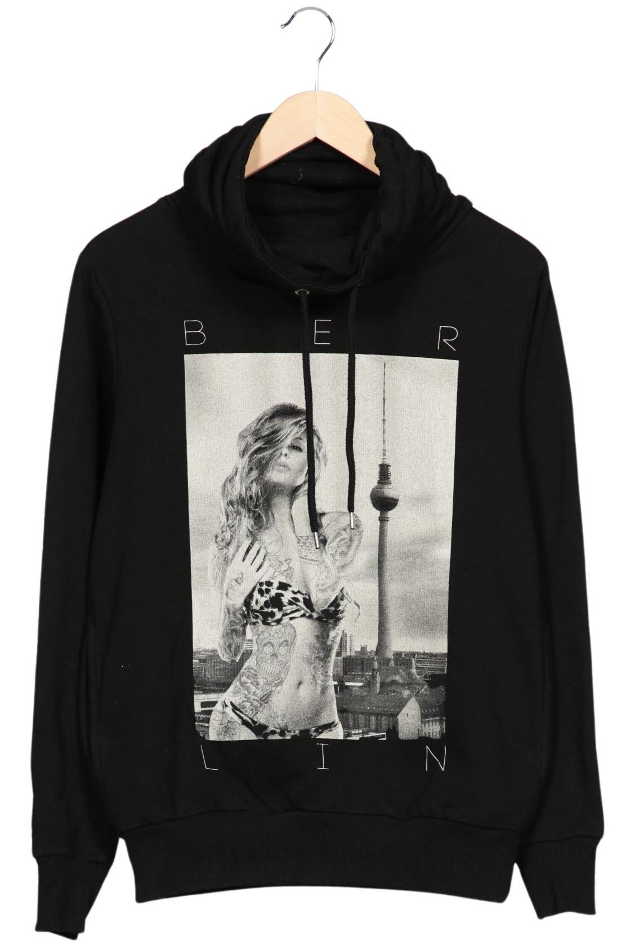 Cedar Wood State Sweatshirt & Zip-Up Hoodie in S in Black: front