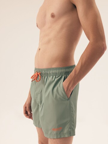 Henderson Swimming shorts 'Bequeme Badeshorts aus schnelltrocknendem Polyester bequem Oslo' in Green