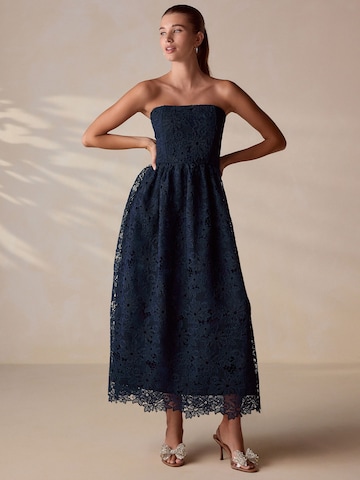 Next Aftonklänning i blå