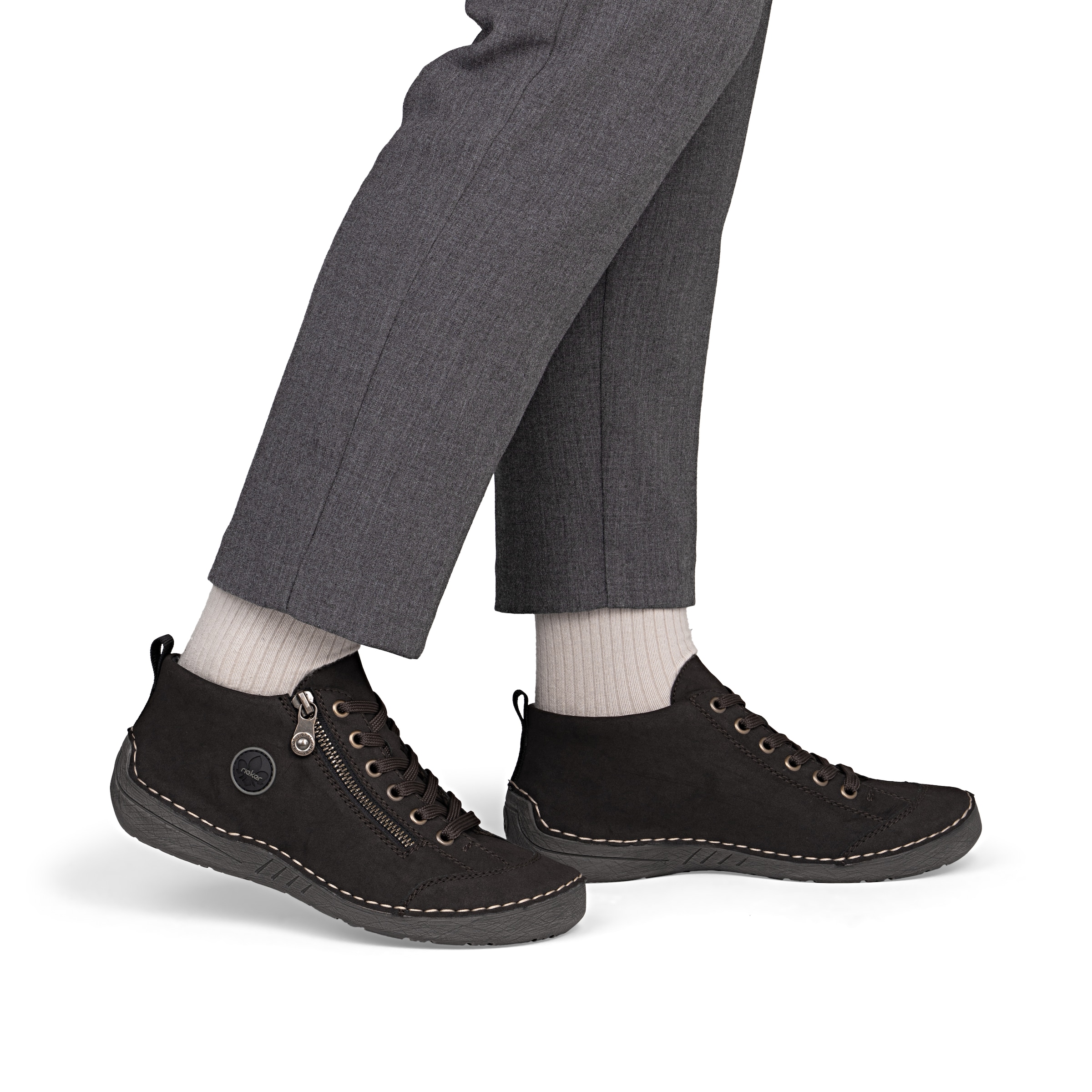 Bottines à lacets Rieker en marron : devant