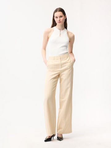 adl Wide leg Pants in Yellow