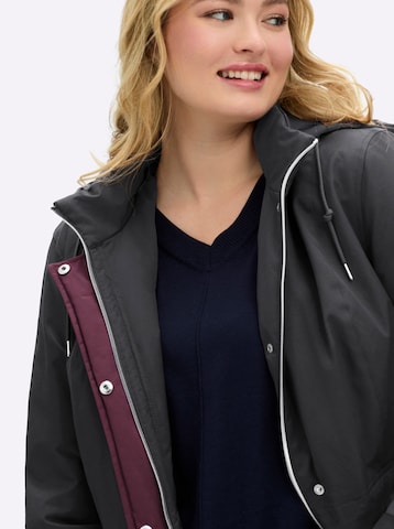 SHEEGO Tussenjas in Zwart