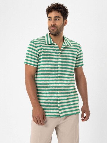 Coupe regular Chemise Dandalo en vert : devant