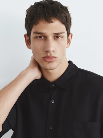 Pull&Bear Regular Fit Hemd in Schwarz