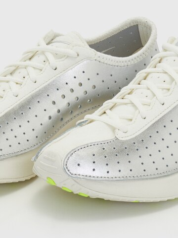 Sneaker low 'Air' de la Nike Sportswear pe bej