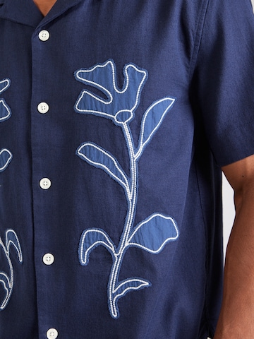 Abercrombie & Fitch Comfort Fit Πουκάμισο σε μπλε