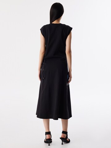 Twist Dress in Black