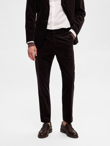 SELECTED HOMME Slimfit Broek in Bruin: voorkant