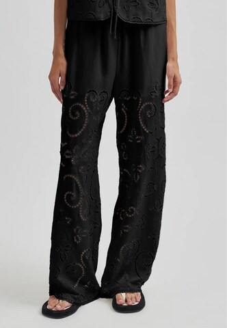 SECOND FEMALE Regular Pants 'Vilma' in Black: front