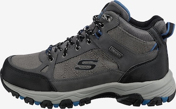 SKECHERS Veterboots in Grijs