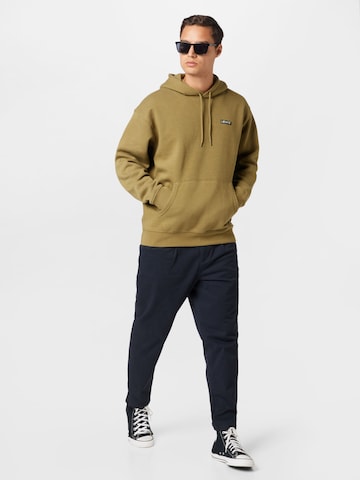 LEVI'S ® Sweatshirt 'Relaxed Baby Tab Hoodie' in Groen