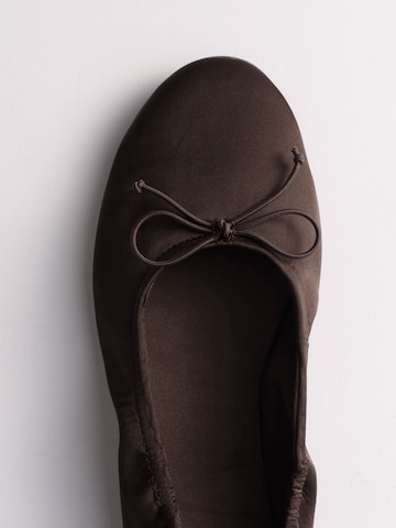 The Set Ballerina in Braun