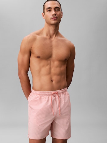 Shorts de bain 'Seersucker' Calvin Klein Swimwear en rose
