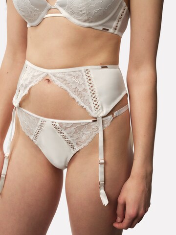 Dorina String in Beige