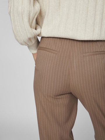 Regular Pantalon à plis 'STRIKER' VILA en marron