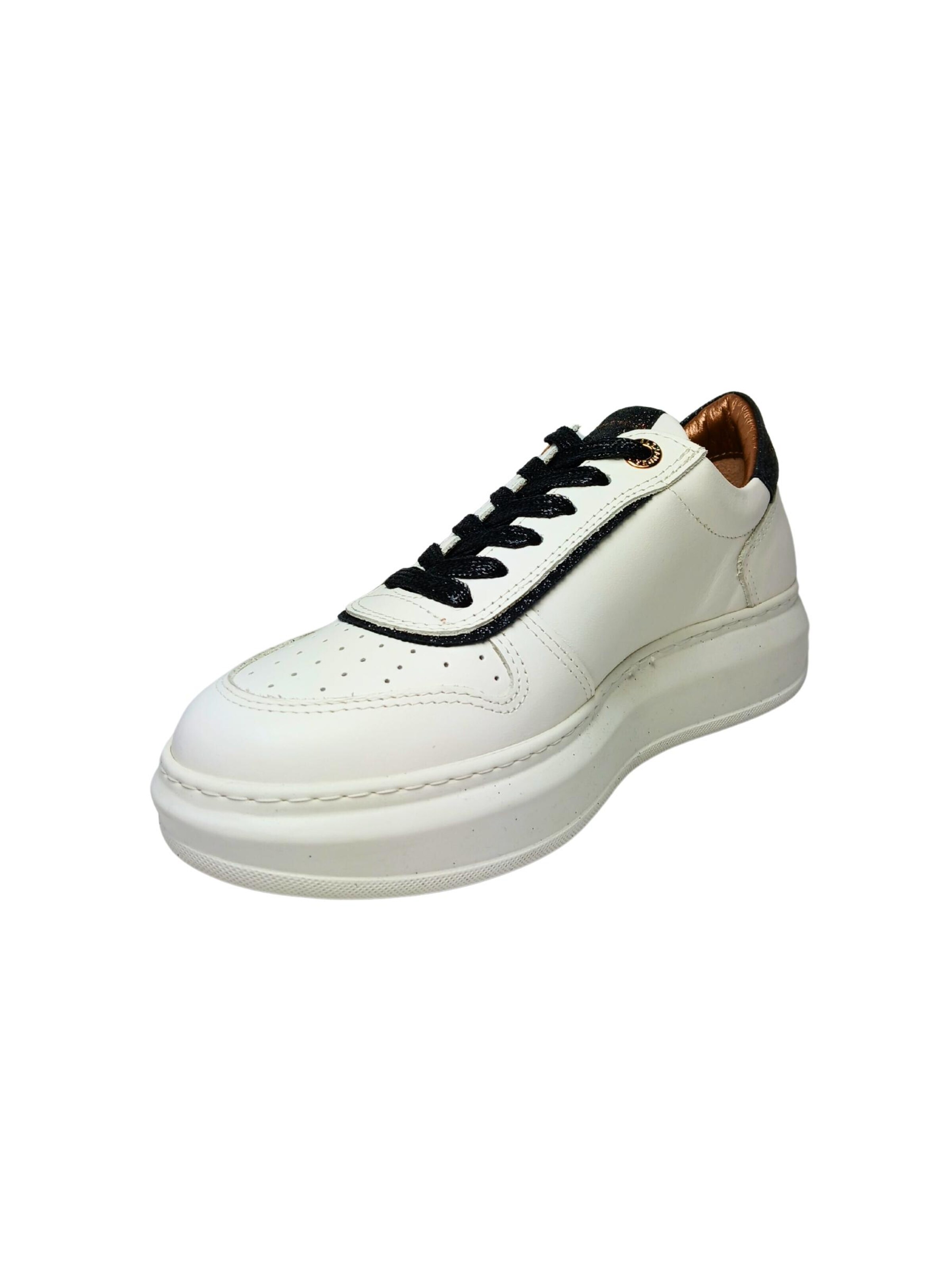 Sneaker bassa di Alexander Smith in bianco