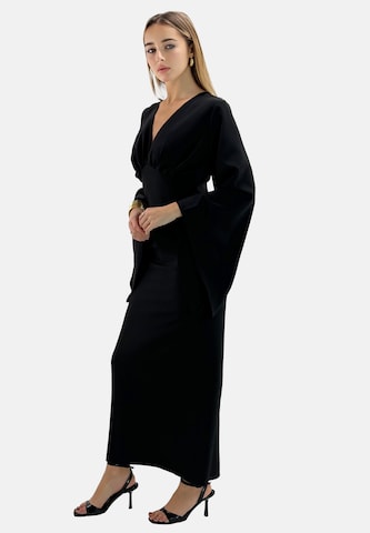 Elara Dress in Black: front