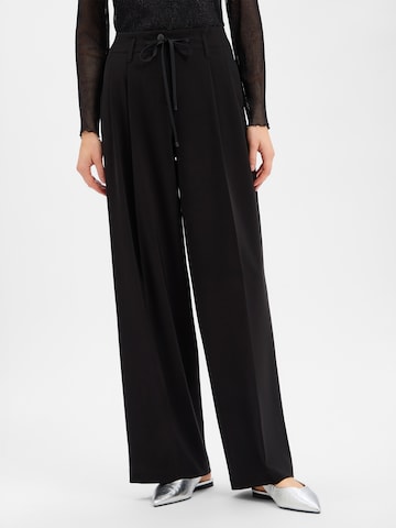 Cambio Wide leg Pleat-Front Pants 'Addison' in Black: front