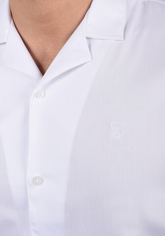 Casual Friday Regular fit Button Up Shirt in White