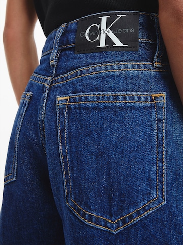 Calvin Klein JeansLoosefit Traperice 'Barrel' - plava boja