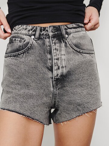 RÆRE by Lorena Rae Regular Jeans in Grey