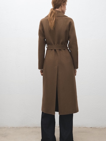 Cappotto di mezza stagione 'BATIN' di MANGO in marrone