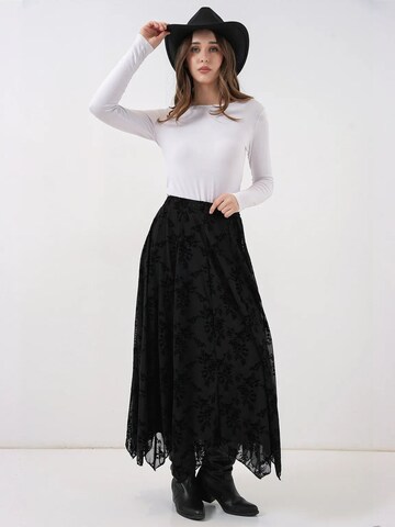 Bigdart Skirt in Black