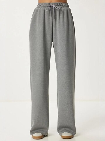 Wide leg Pantaloni di Happiness İstanbul in grigio: frontale
