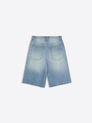 Bershka Baggy Shorts in Blau