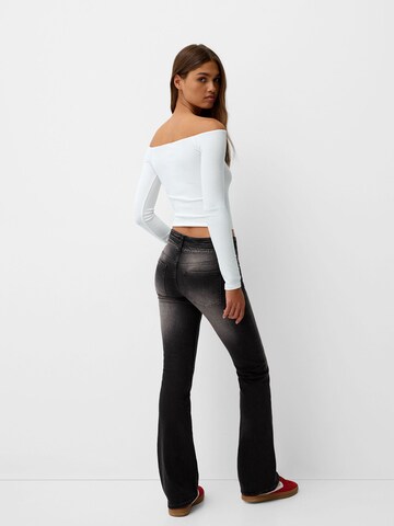 Bershka Дънки Bootcut Дънки в черно