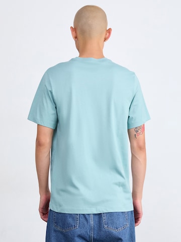 Nike Sportswear Regular fit Тениска 'CLUB' в зелено