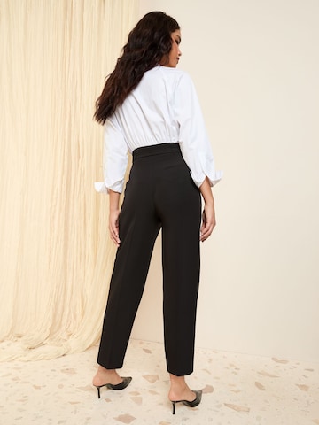 Friends Like These regular Παντελόνι πλισέ σε μαύρο