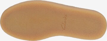 CLARKS Schnürschuh in Beige