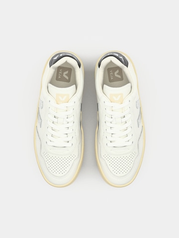 Veja Nízke tenisky 'V-90' - Biela