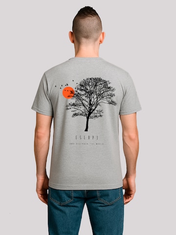 T-Shirt 'Escape Discover the World Tree Birds' F4NT4STIC en gris : devant