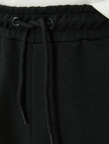 Koton Loosefit Broek in Zwart