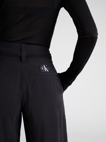 Calvin Klein Jeans Tapered Παντελόνι πλισέ σε μαύρο