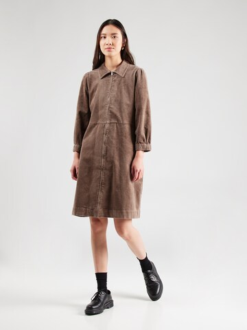 Robe-chemise 'Eyvors' Part Two en marron : devant