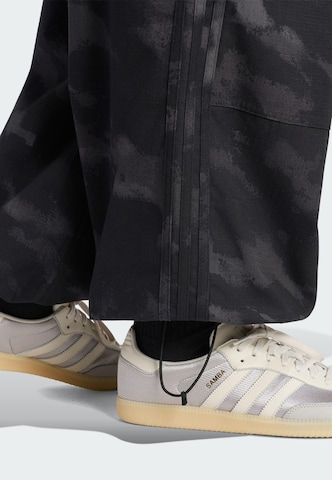 ADIDAS ORIGINALS Loosefit Kapsáče – černá