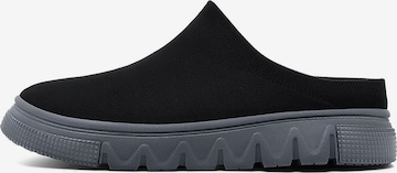 HUSKSWARE Slip On in Schwarz: Vorderseite