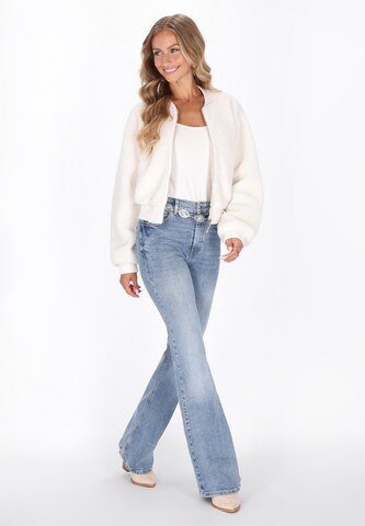 Veste mi-saison 'Fashion Look' IZIA en blanc