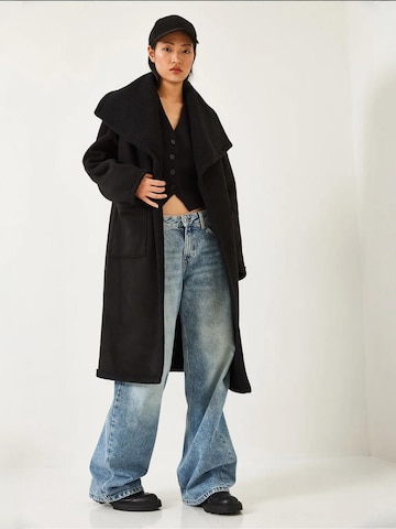 Cappotto di mezza stagione di Bianco Lucci in nero