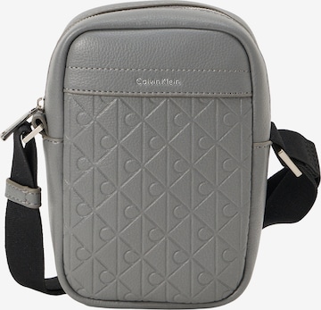 Sac à bandoulière Calvin Klein en gris : devant