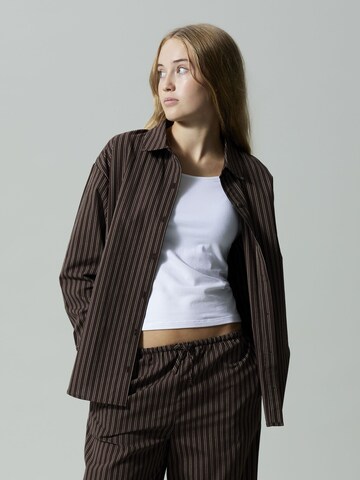 NAME IT Blouse in Bruin: voorkant