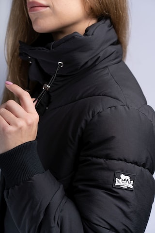 LONSDALE Winterjacke 'BEELEY' in Schwarz