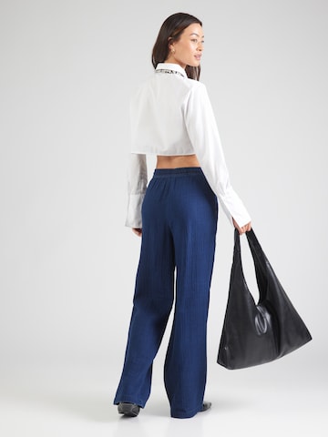 Wide leg Pantaloni de la s.Oliver pe albastru